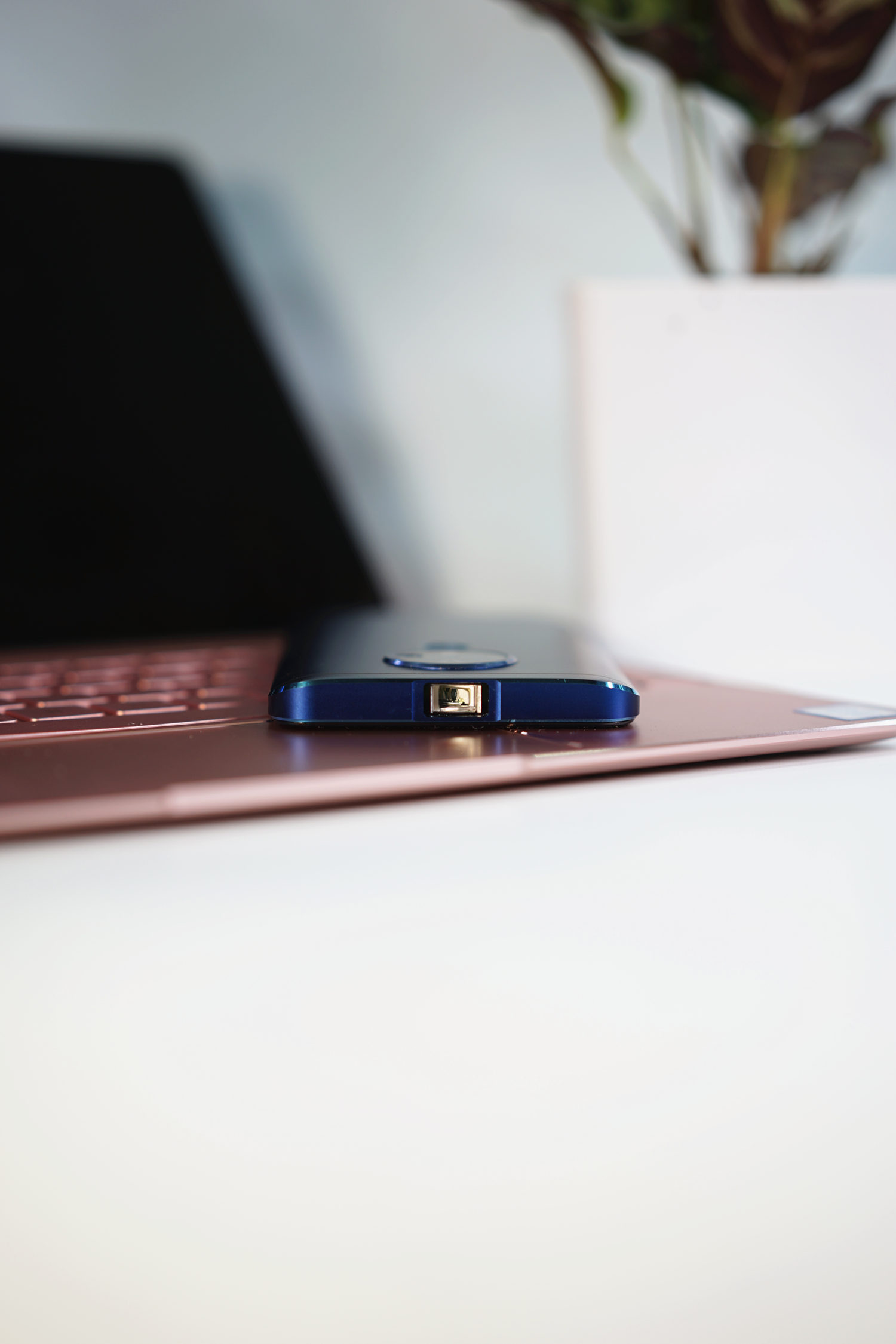 青橙vogav激光投影手机多少钱,青橙voga激光投影手机换电池