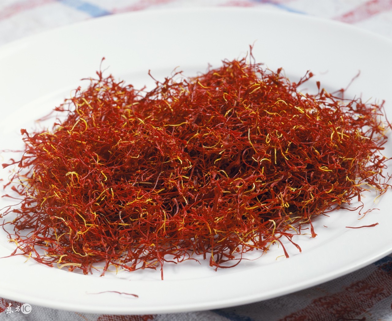 藏红花手链会有黄颜色吗,藏红花能去黄斑