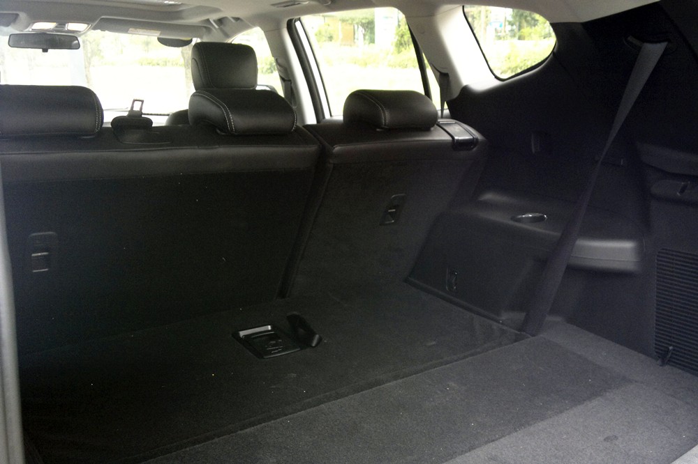 力帆x802017款2.0t自动舒适型,2019款力帆x80手动挡