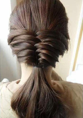 如何编马尾辫简单又好看短发,编马尾辫怎么扎蓬松而好看