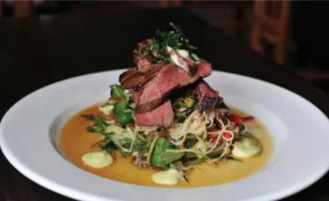 新闻+:共享宝马、马扎接连刷屏,你还见过哪些奇葩的共享经济