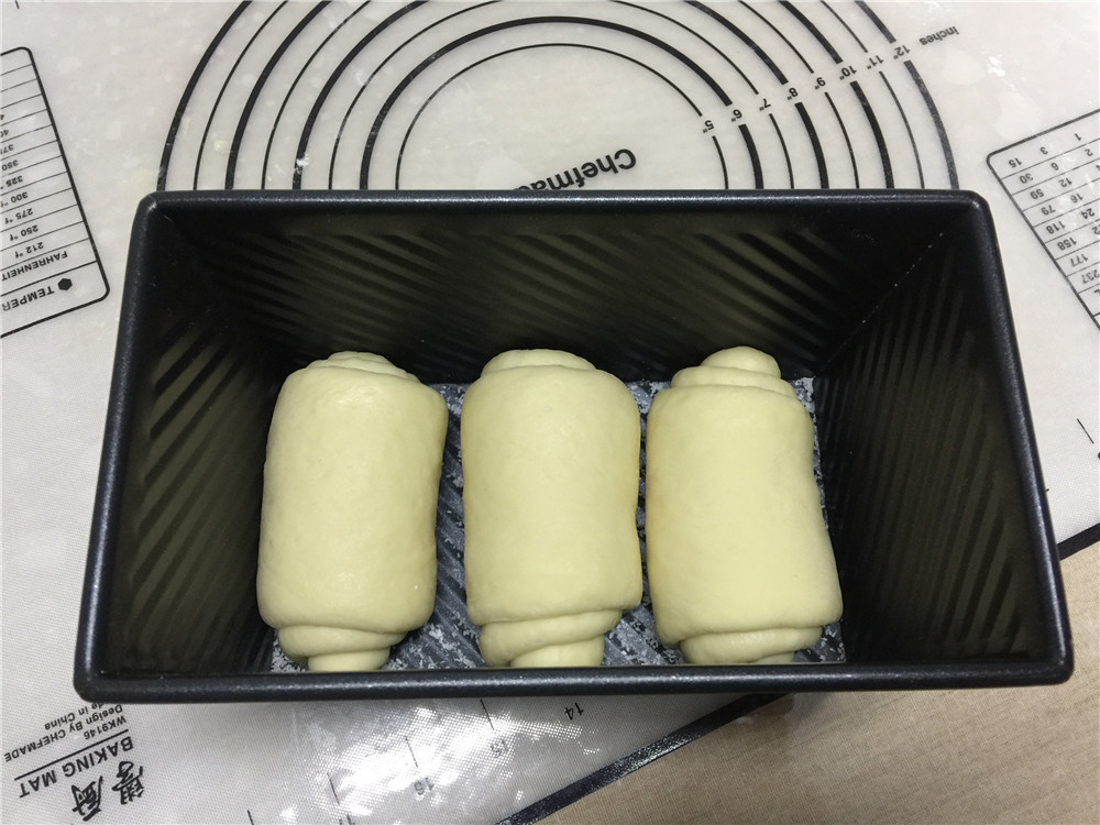 现烤松软的吐司奶香味十足,怎样制作柔软拉丝的吐司