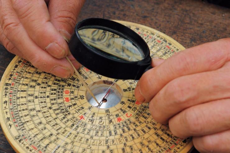 徽州罗盘世家：风水师的“*用御**”千年罗盘