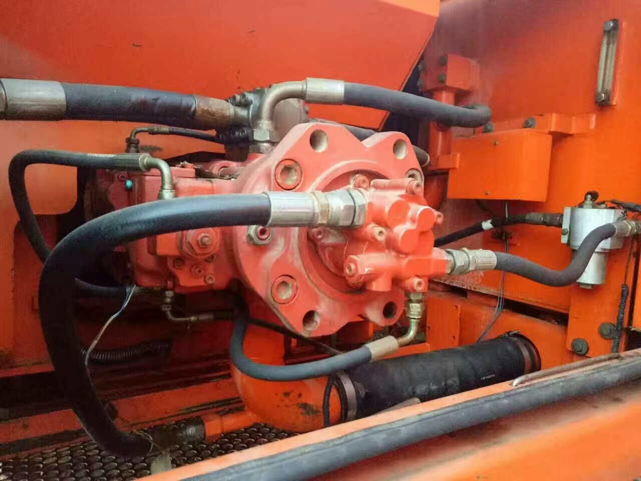 二手挖掘机发动机总成,二手挖掘机直喷和电喷哪个好