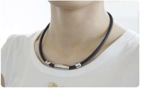 风靡一时的钛项圈真能治病吗?