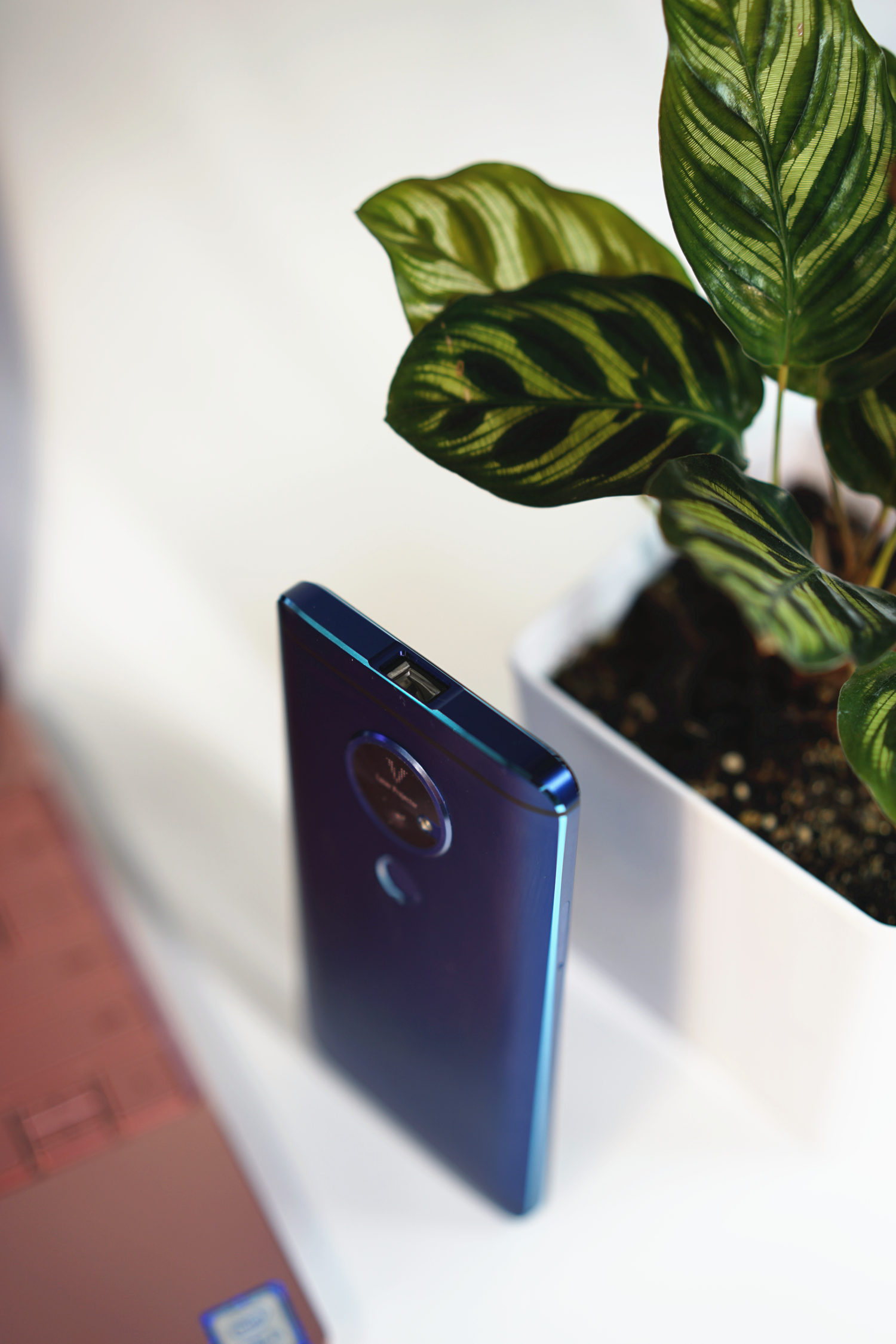 青橙vogav激光投影手机多少钱,青橙voga激光投影手机换电池