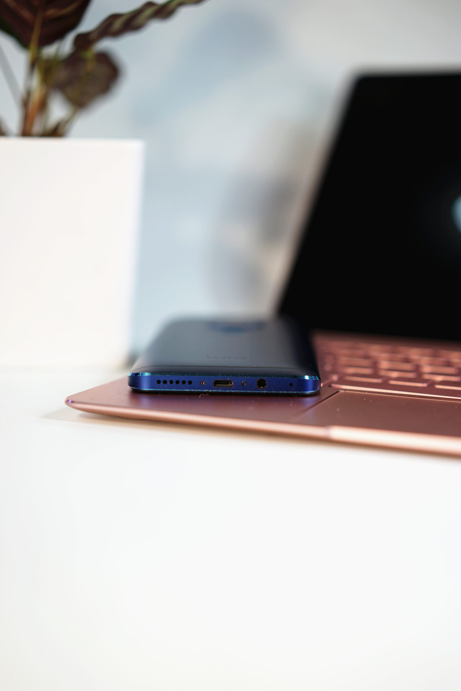 青橙vogav激光投影手机多少钱,青橙voga激光投影手机换电池