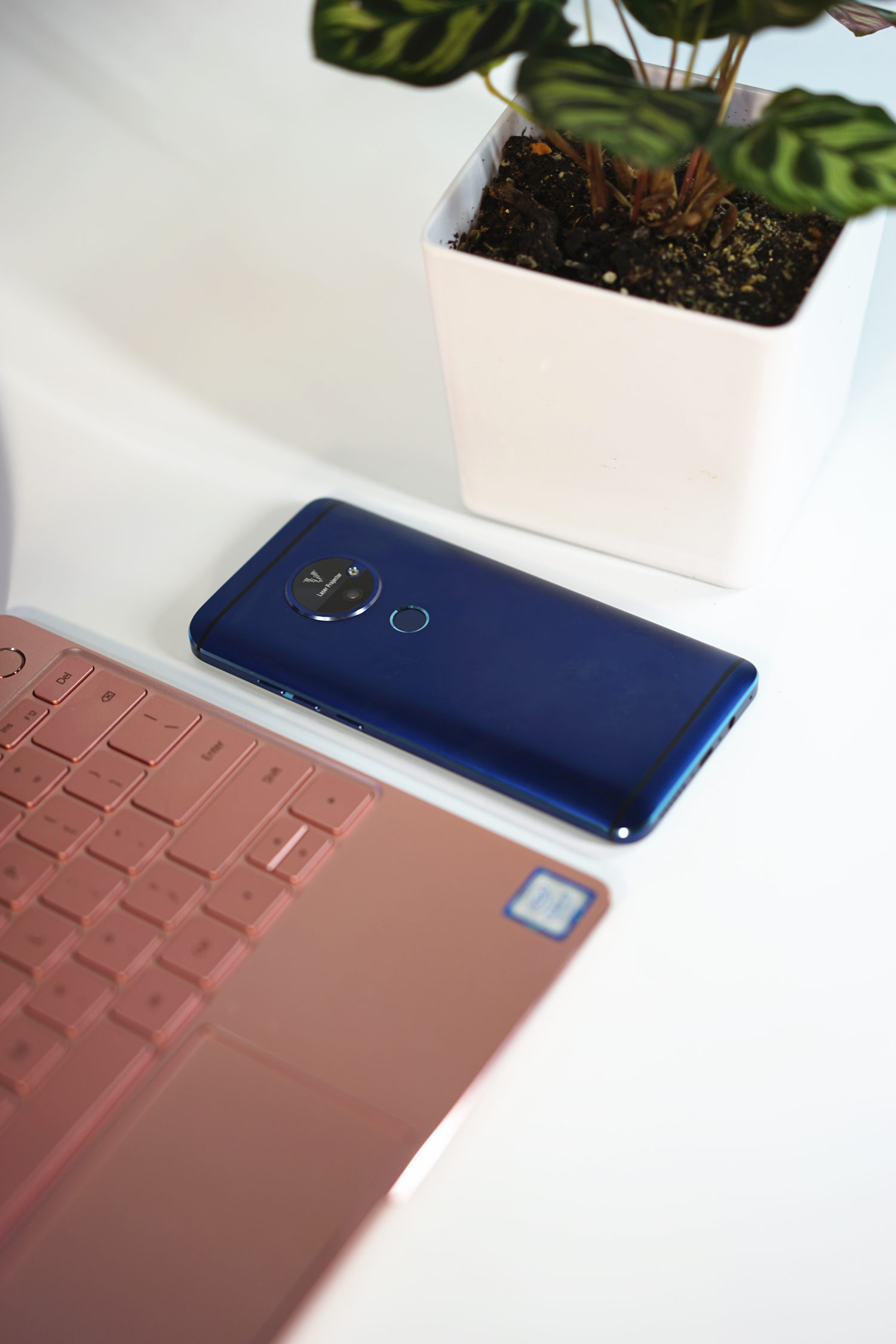 青橙vogav激光投影手机多少钱,青橙voga激光投影手机换电池