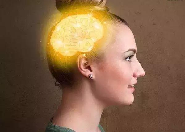 女性哪个器官容易老,女人最先老的是哪里