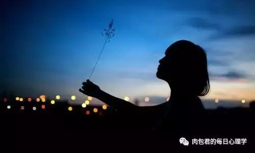 肉包小心理第二期：你为什么那么期待回复？