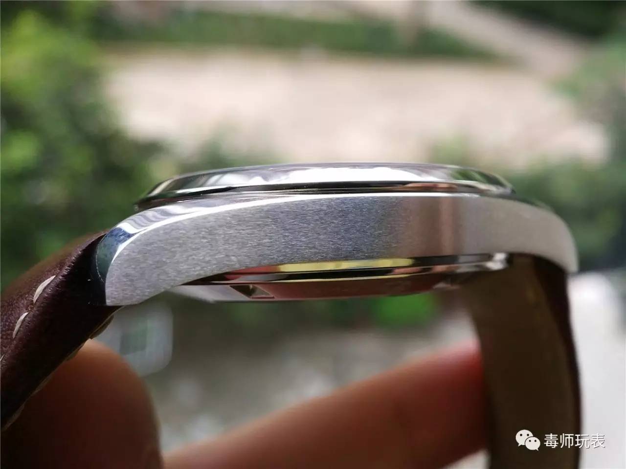 大黄蜂欧米茄白盘,大黄蜂欧米茄夜光