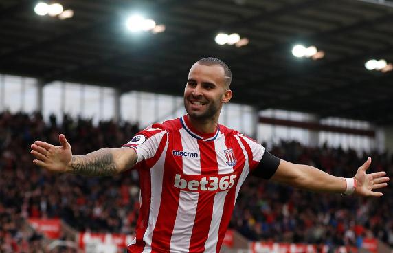 铁打的温格，泥做的阿森纳，墙都砌不起来，就气温格