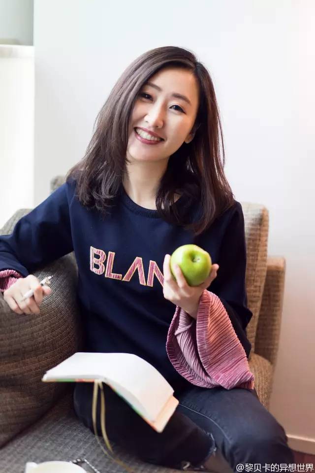 整牙戴的粉色的牙套,整牙给人带来的变化