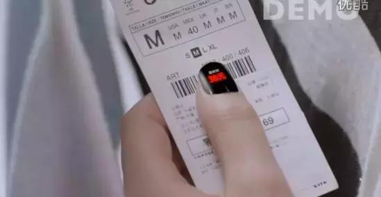 世界上最小手机测评,世界上最小的智能手机能有多耐用