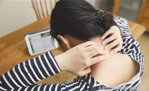 颈部肌肉训练下巴线条,颈部肌肉练粗