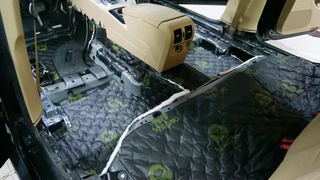 本田雅阁和大众迈腾哪个隔音好,四门隔音迈腾