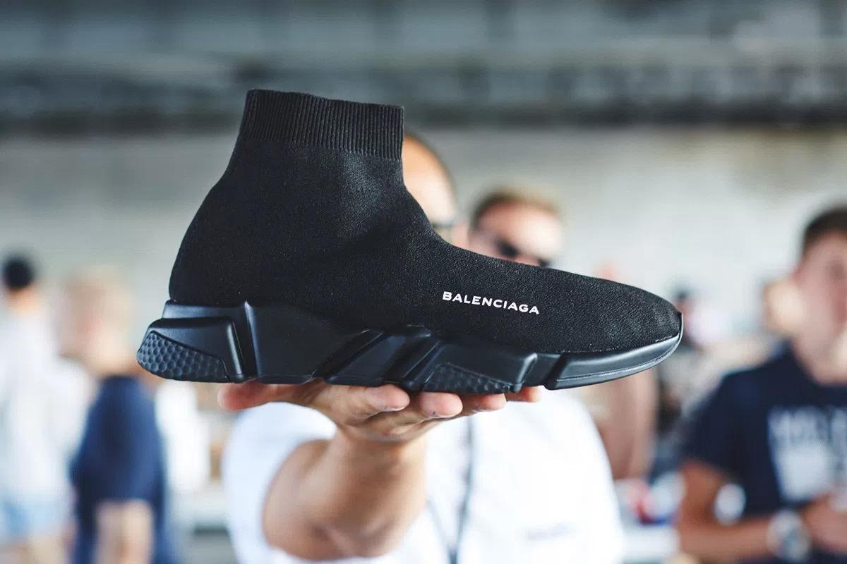 战斗民族也爱Supreme莫斯科球鞋市集出现各式天价客制球鞋