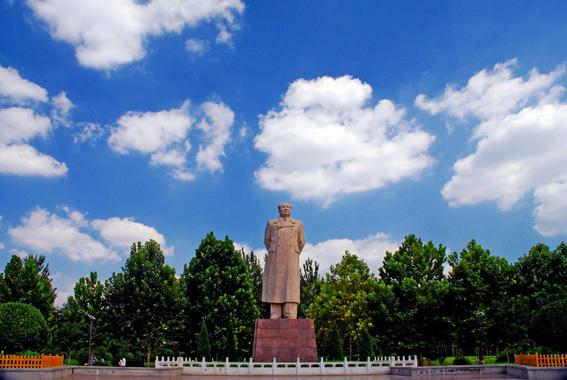 济南市最繁华的商业街在什么地方,济南人气最旺的商业区