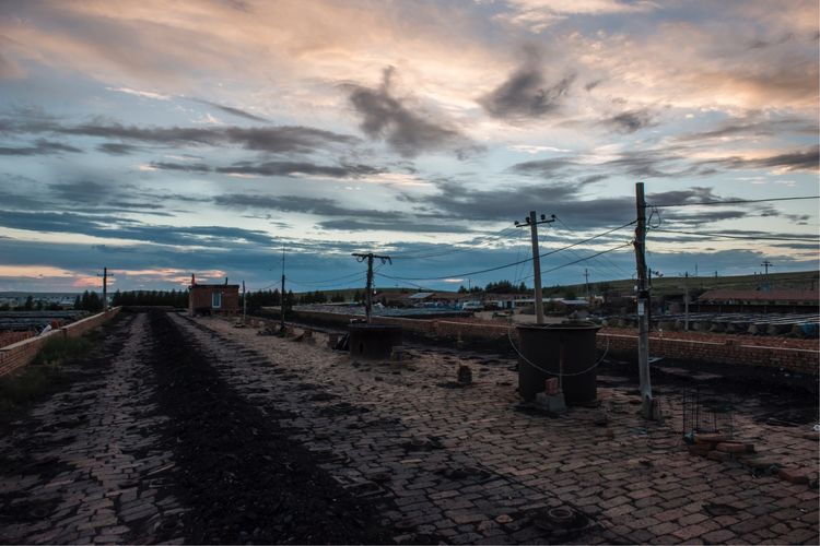 近距离了解砖窑厂烧制砖块的秘密