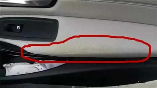 开车抽烟不掉烟灰,车内抽烟怎么让烟散出去