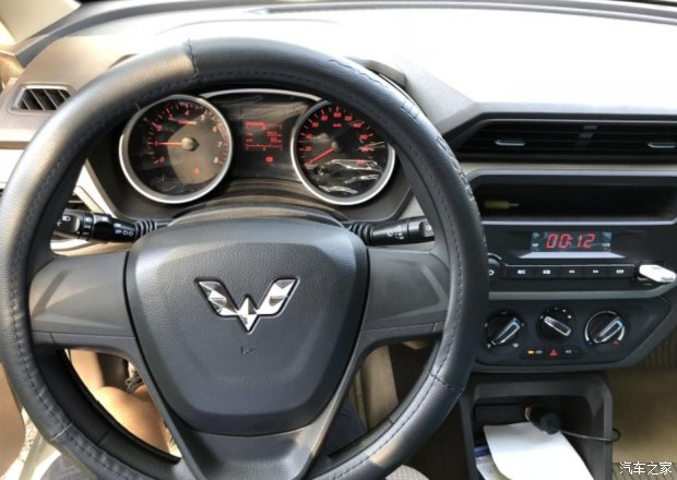 五菱宏光S高速体验,五菱宏光s用车视频