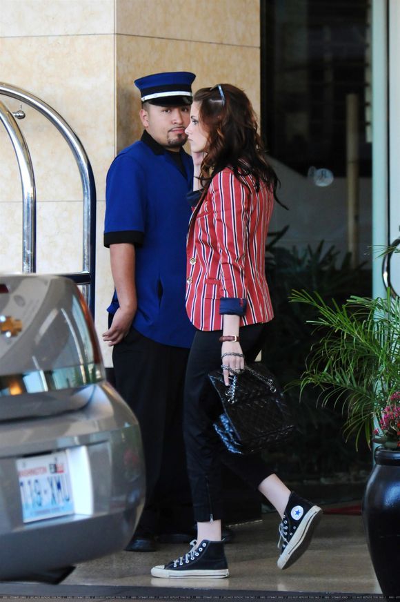 回力帆布鞋新款与经典款的区别,回力帆布鞋经典款小白鞋