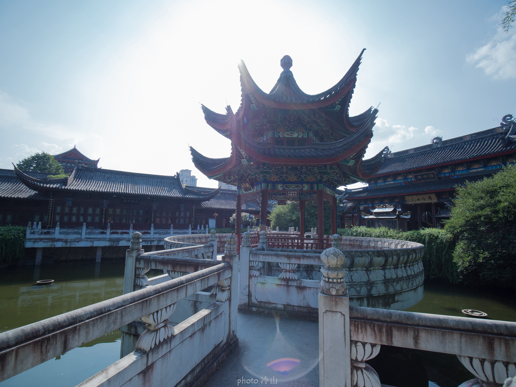 济公灵隐寺真实故居,灵隐寺离济公故居多远