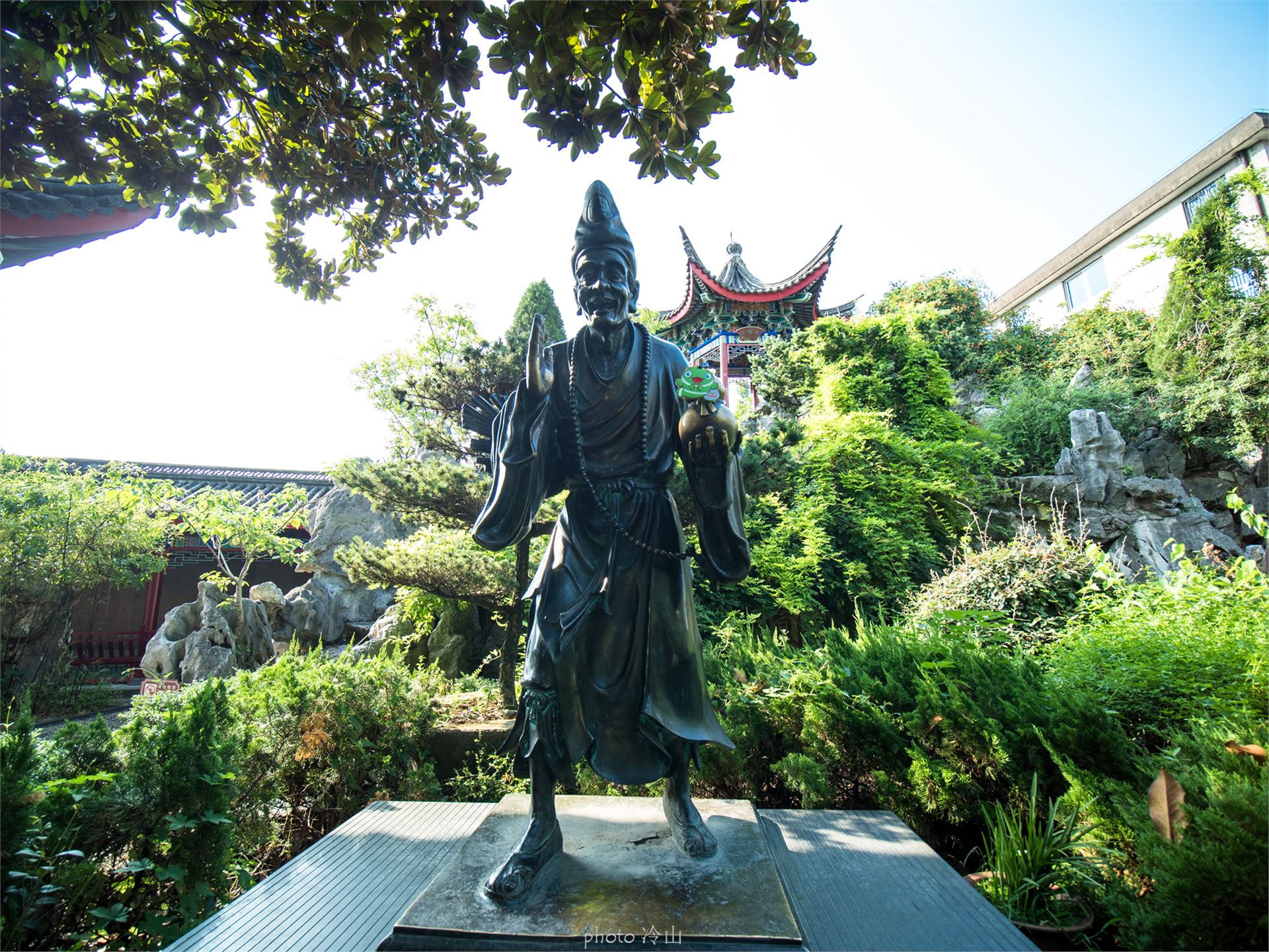 济公灵隐寺真实故居,灵隐寺离济公故居多远
