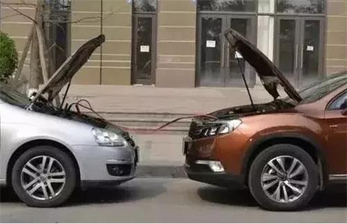 汽柴应急启动电源亏电,电瓶亏电一招搞定应急电源