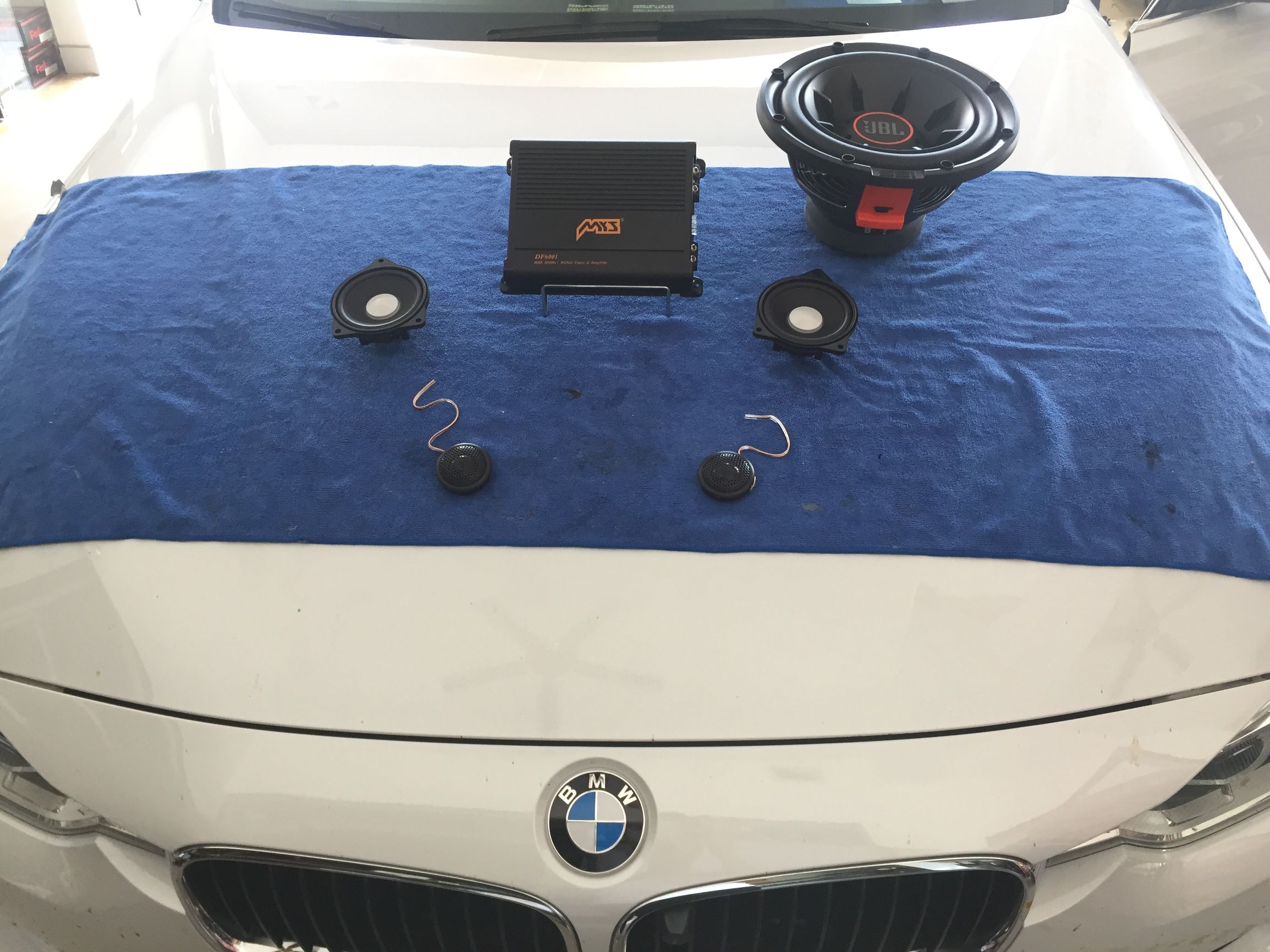 宝马3系哈曼音响试音,21年宝马3系音响调节最佳效果