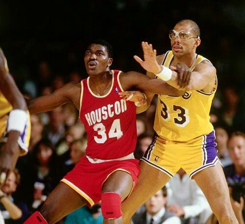 奥拉朱旺打爆四大中锋,奥拉朱旺vs四大中锋