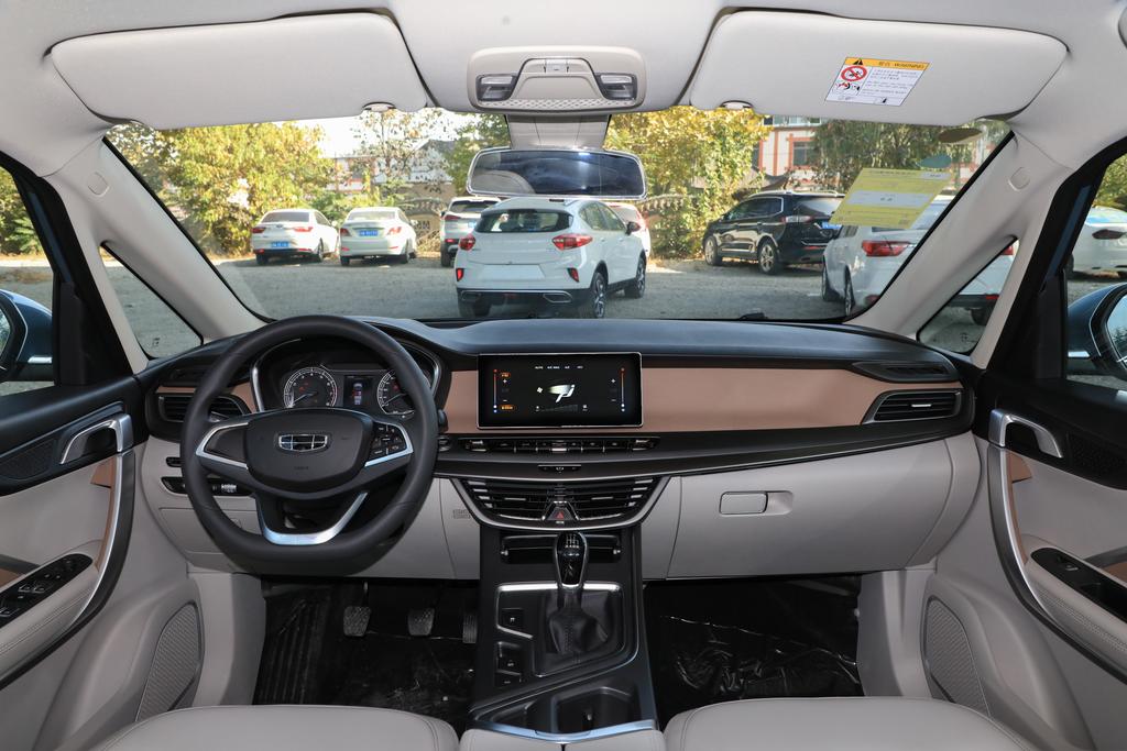 汽车脚垫卡油门危害,汽车脚垫卡住油门刹车有危险吗