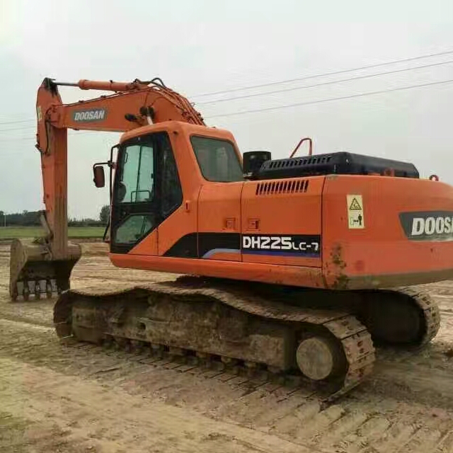 二手挖掘机发动机总成,二手挖掘机直喷和电喷哪个好