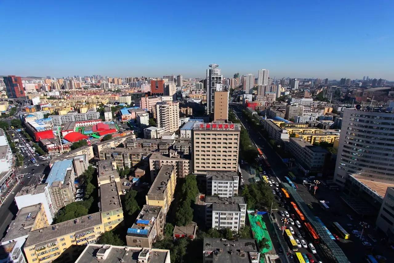 大手牵小手我们一起走,大手牵小手我们一起走图片