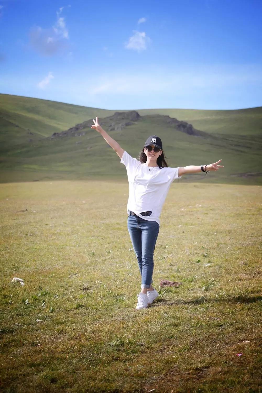 大手牵小手我们一起走,大手牵小手我们一起走图片