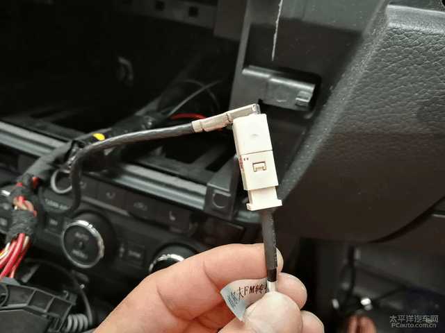 大屏导航改装手把手教你diy,道奇酷威改装大屏导航安装方法