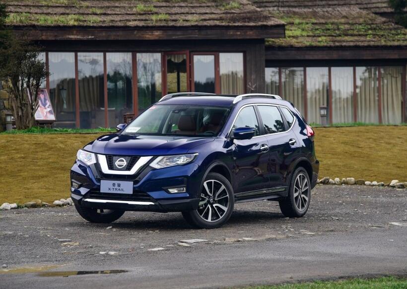 2017款奇骏CVT至尊版用车感受，显示屏太小像山寨的