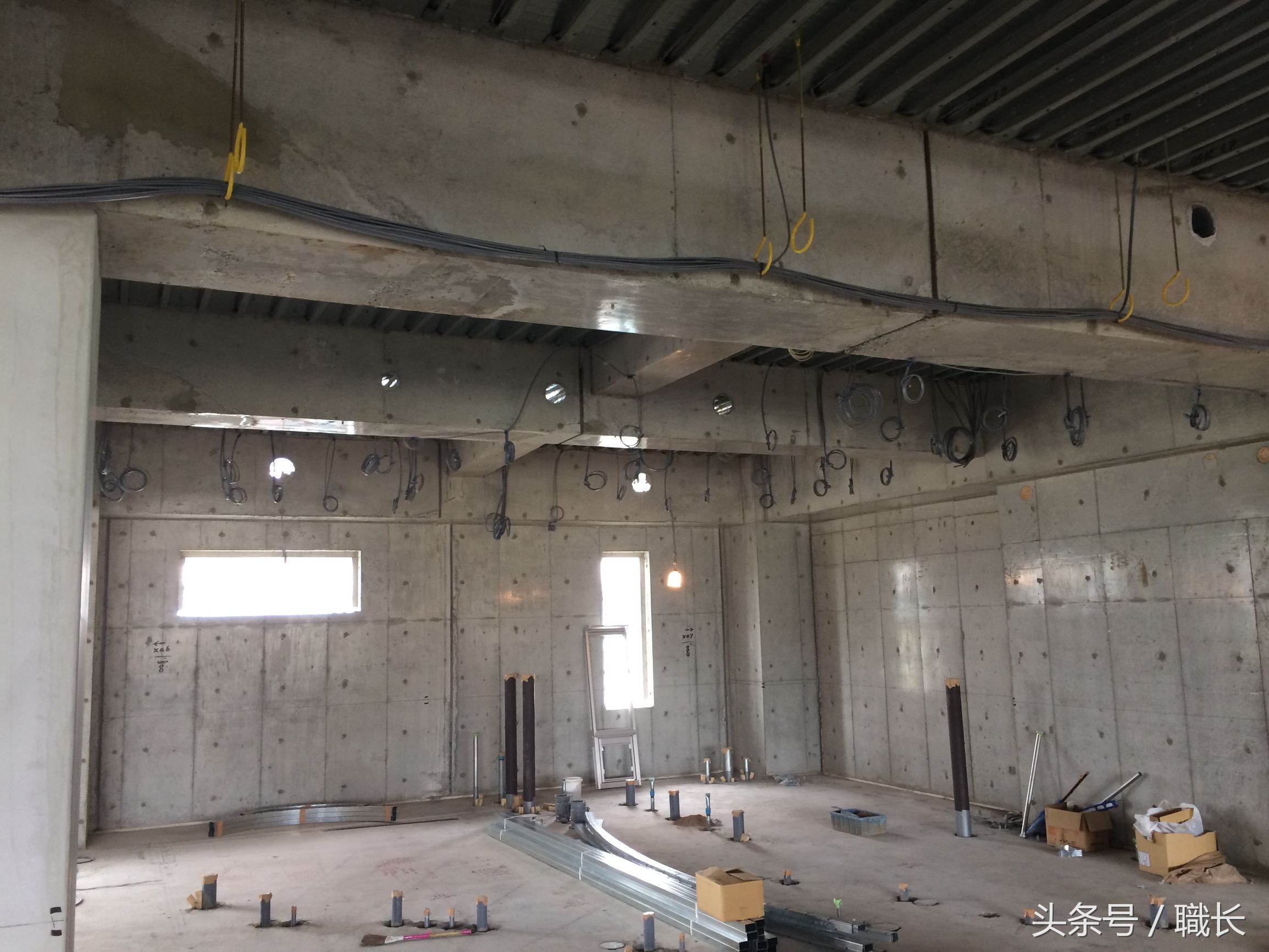 墙壁跑线不用穿线管可以吗,家装不穿线管可以吗