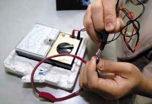 风靡一时的钛项圈真能治病吗?