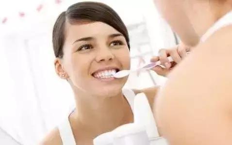 牙膏成分表怎么看是否含氟,牙膏的一些成分功效