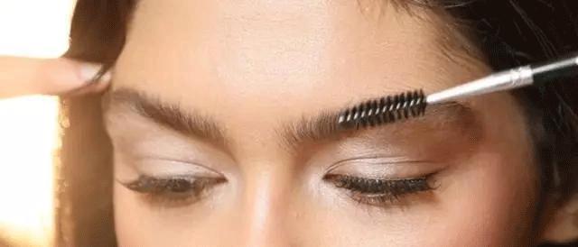 从朋克妆到野生眉，舒淇《侠盗》换“四张脸”！