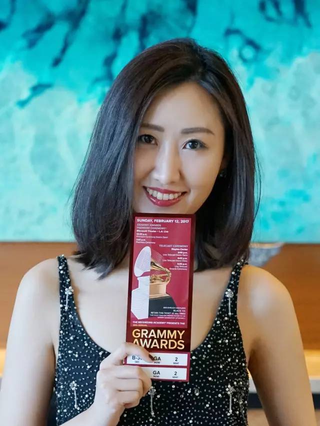 整牙戴的粉色的牙套,整牙给人带来的变化