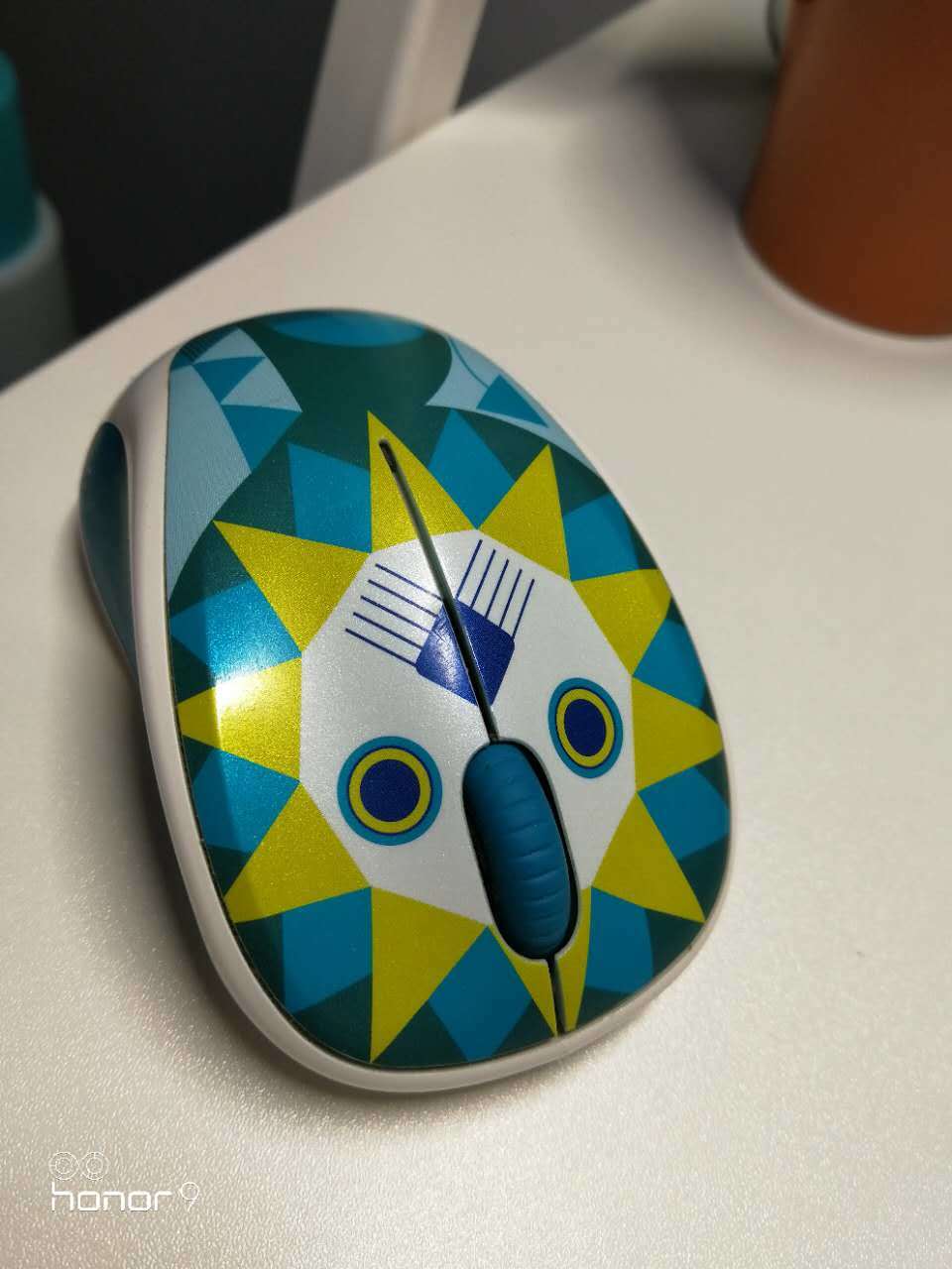 荣耀v9和荣耀9的性能有什么区别,荣耀9和荣耀v9哪个好值得买