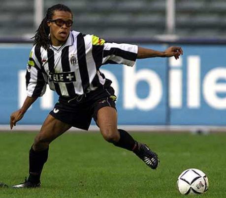 足球球星起诉《英雄联盟》涉嫌抄袭胜诉，网友：这也可以找律师了