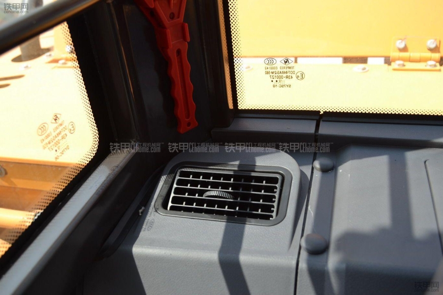 柳工挖掘机空调不凉,挖掘机的空调坏了怎么办