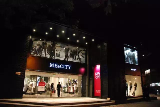 走过3570米，站在延安路尽头，闻到了这座城市繁华过尽的味道