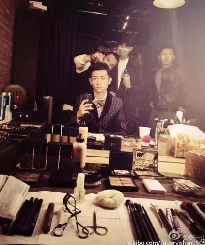 杨幂王菲谁更红,杨幂王菲有什么关系