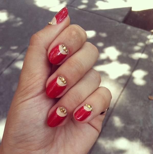 美甲饰品掉色了怎么办,美甲上的珍珠饰品掉色了怎么办