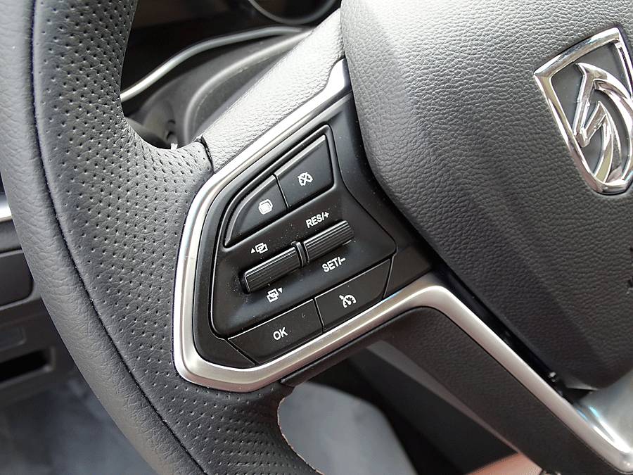 宝骏560半自动挡值得入手吗,2019款全新宝骏560自动挡顶配