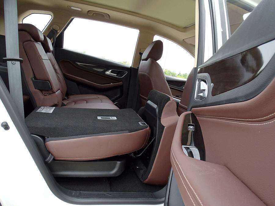 宝骏560半自动挡值得入手吗,2019款全新宝骏560自动挡顶配